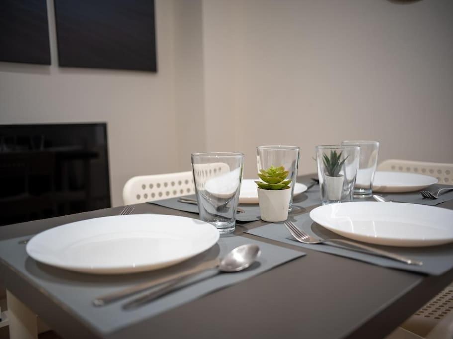 Appartement Tout Equipe Au Coeur Du Panier Vieux Port Marselha Exterior foto